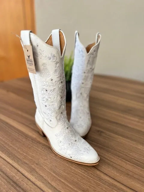 Texana Maitê Bico Fino - Couro Floatter Branco/Bordado Florência Branco com Padroeira