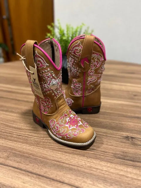 Texana Andressa Infantil - Couro Fóssil Havana/Bordado Cruz Rosa com Metais