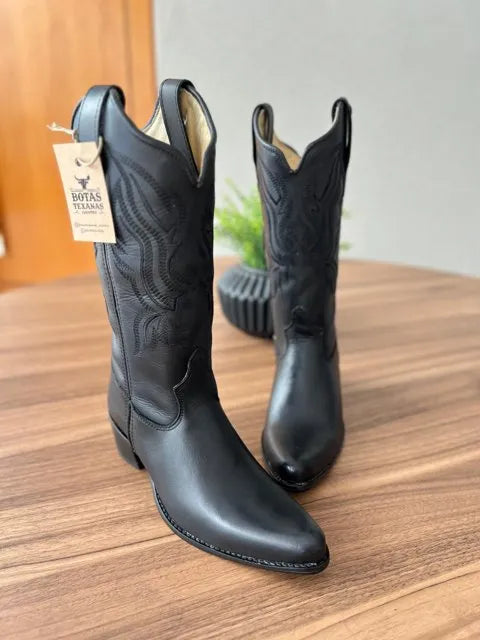 Texana Jhenifer Bico Fino - Couro Látego Preto/Ramos All-Black - Imagem 2