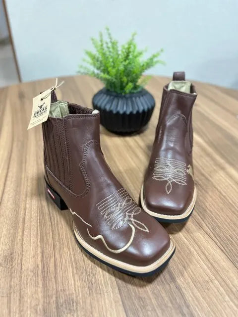 Botina Guilherme - Couro Látego Marrom/ Bordado Violão e Cavalo Bege - Imagem 2