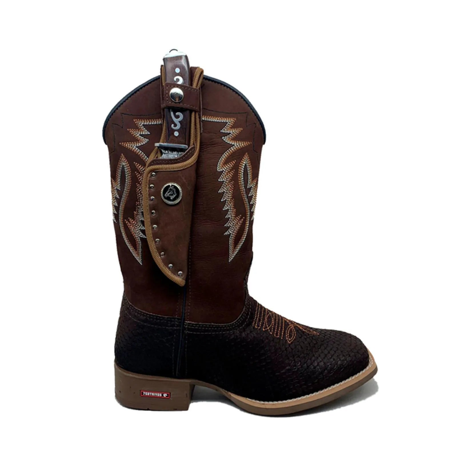 BotaFaca Raiz
- Couro Nobuck Chocolate | Gáspea Estilizado em Tilápia Marrom | Bordado Ferrugem - Imagem 2