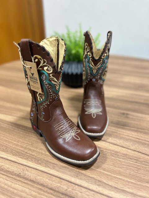 Texana Alice Infantil - Couro Látego Marrom/Bordado Tribal Verde e Bege com Trice - Imagem 3