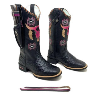 BotaFaca Touro Brinco
- Couro Látego Preto | Gáspea Estilizado em Avestruz | Detalhes Rosa