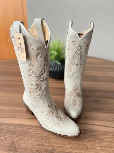 Texana Maria Bico Fino - Couro Off-White/Bordado Padroeira Marrom e Bege - Imagem 2