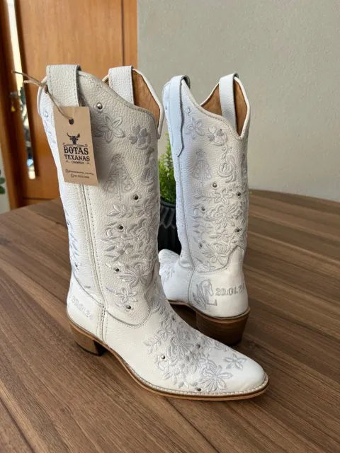 Texana Maitê Bico Fino - Couro Floatter Branco/Bordado Florência Branco com Padroeira - Imagem 2