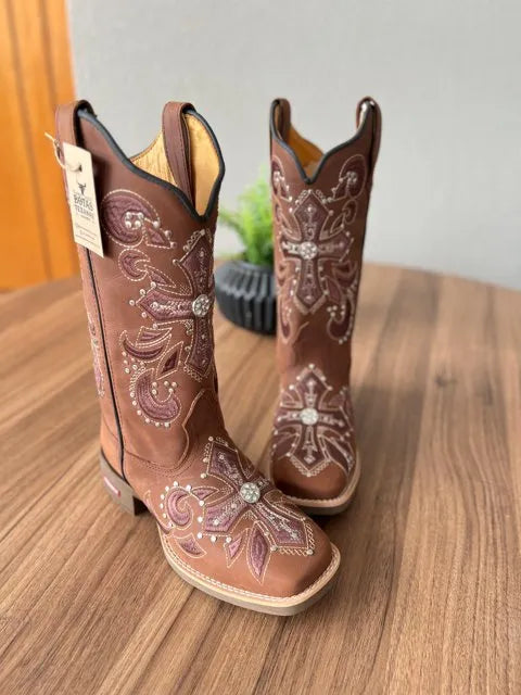 Texana Amora - Couro Horse Nescau/ Bordado Cruz Marrom com Metais - Imagem 2