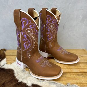 Texana Meia Florência Tradicional - Couro Crazy Horse Havana | Bordados Lilás e Branco