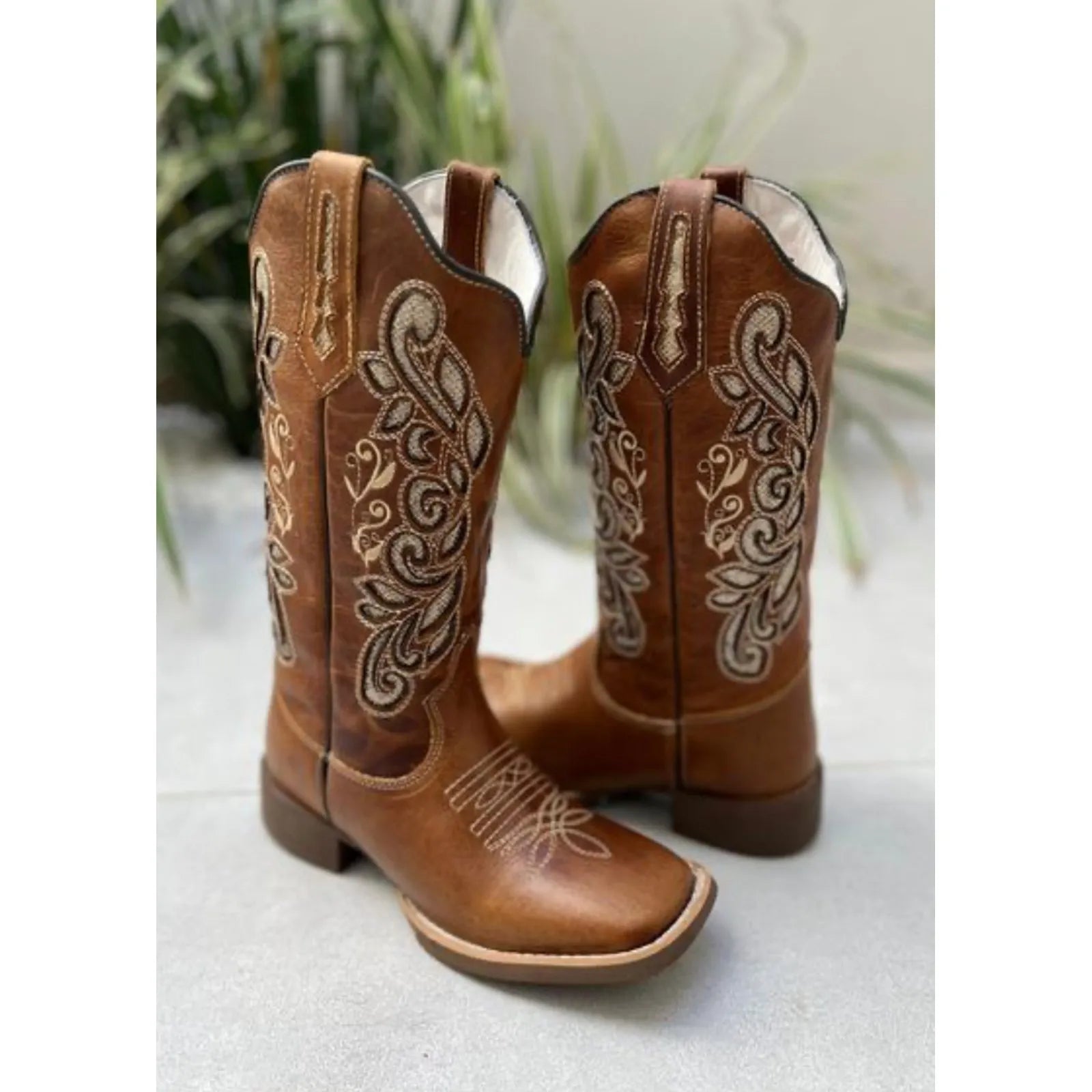 Bota Texana - Couro Caramelo Bordado Laser Gliter Dourado - Imagem 2