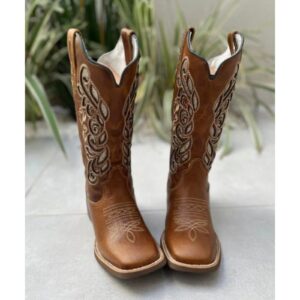 Bota Texana - Couro Caramelo Bordado Laser Gliter Dourado