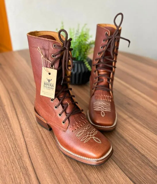 Coturno - Couro Mustangue/Florão Bege (Solado Madeira) - Imagem 2